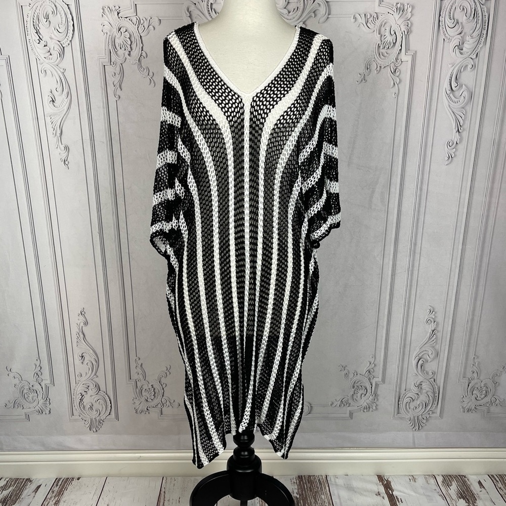 Classy Black and White Striped Plus Size Swimsuit Coverup - Picture 3 of 7